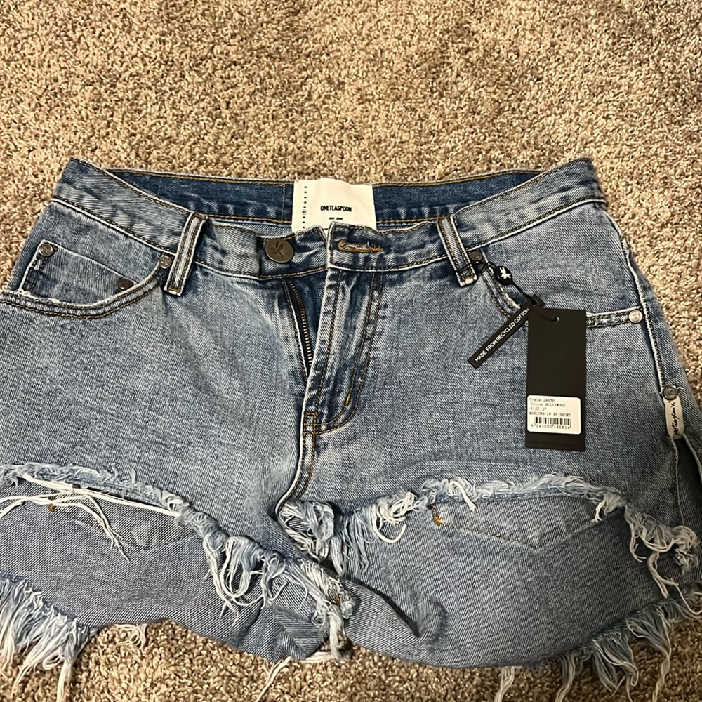 One Teaspoon BRAND NEW NEVER WORN jean shorts marlons boyfriend shorts